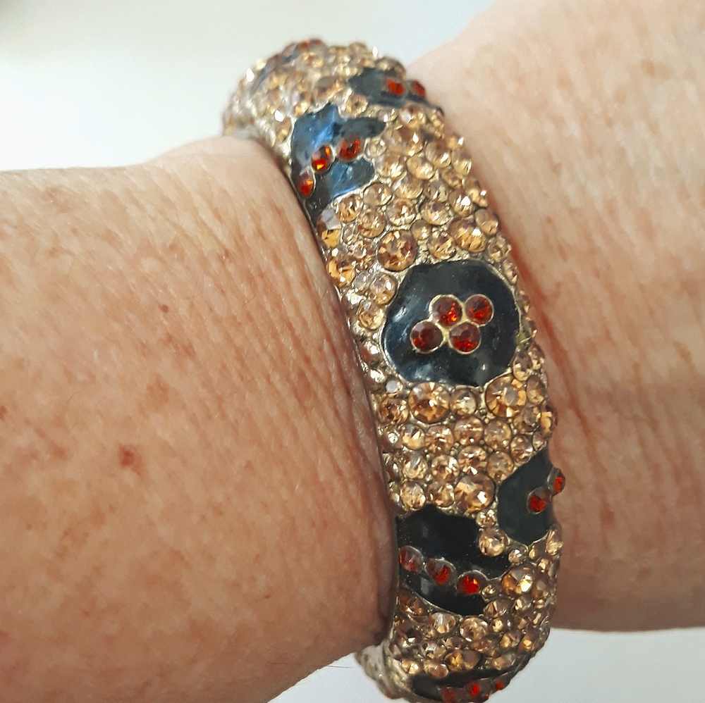 Beautiful Leopard Print Crystal Bracelet